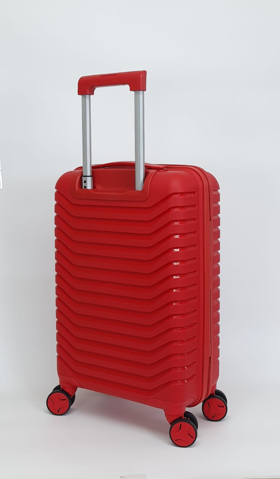 Benzi Maleta Rígida  Muy Resistente Material Polipropileno Lite Pro 5820 Ligera