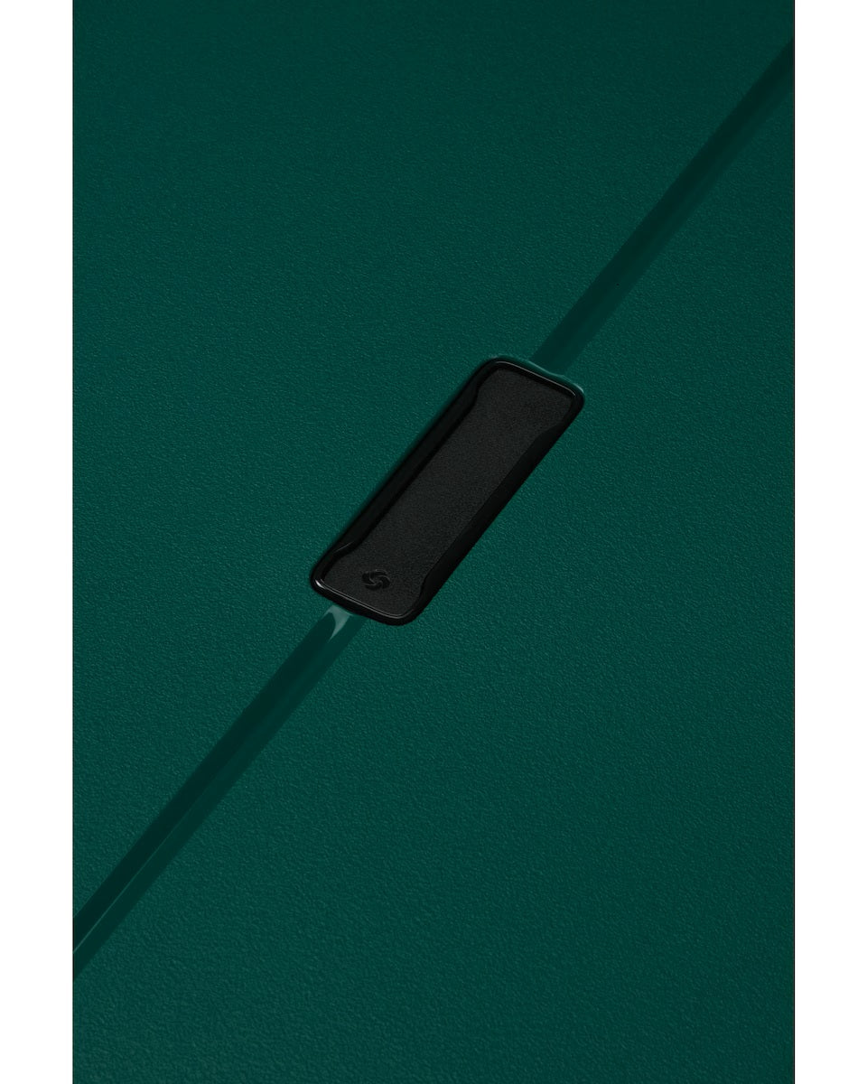Samsonite Maleta Essens Material Polipropileno Reciclado 4 Ruedas Dobles Silenciosas, Cerradura TSA, Garantía 5 años
