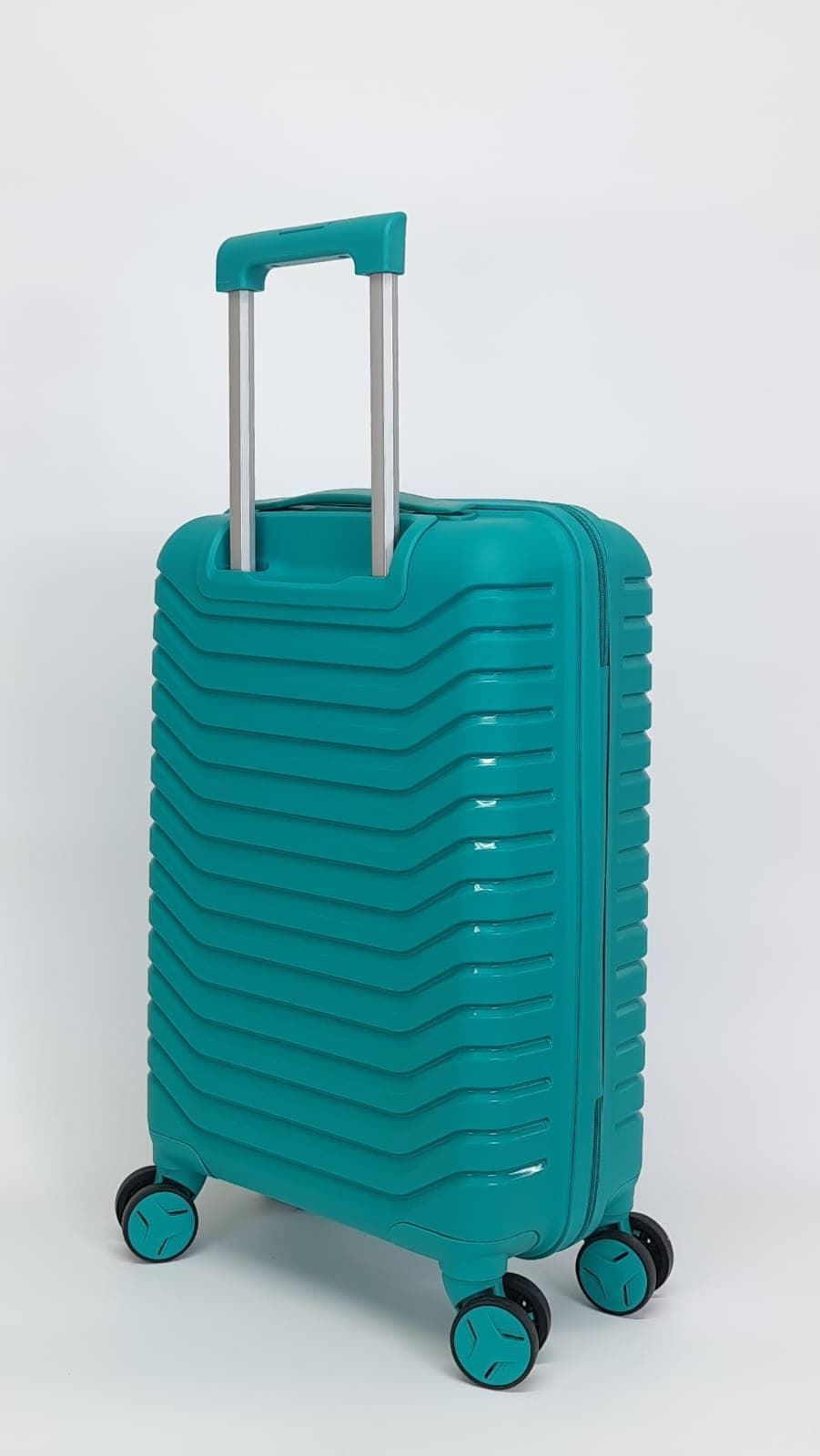 Benzi Maleta Rígida  Muy Resistente Material Polipropileno Lite Pro 5820 Ligera